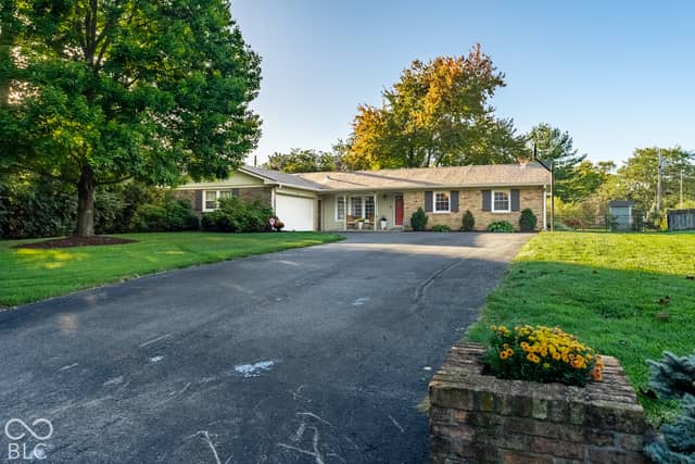 5913 Susan Drive E, Indianapolis, IN 46250, photo 3 of 42