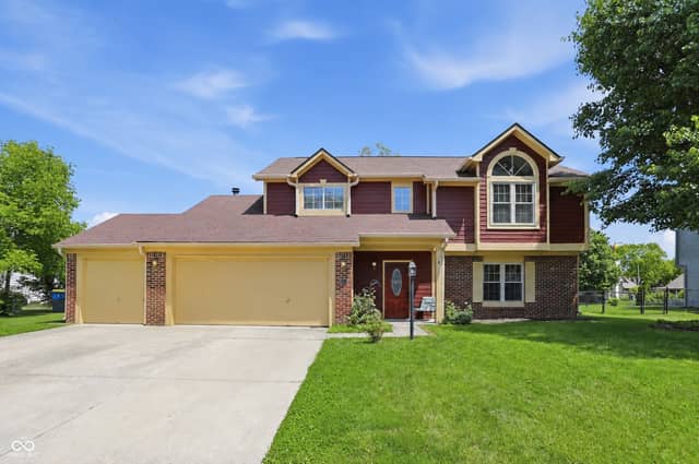 6723 Silver Tree Drive, Indianapolis, IN 46236, photo 2 of 51