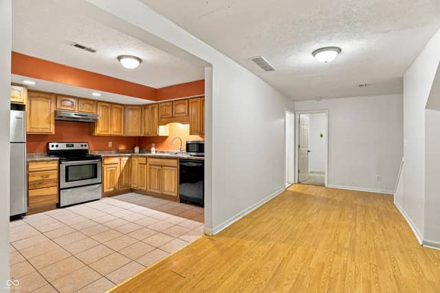 4699 E Sunnyslope Drive, Martinsville, IN 46151, photo 5 of 49