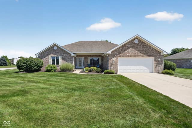 1154 Brunes Boulevard, Brownsburg, IN 46112, photo 3 of 37