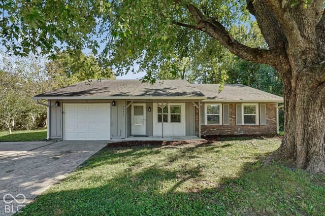 5505 Furnas Court, Indianapolis, IN 46221, photo 2 of 15
