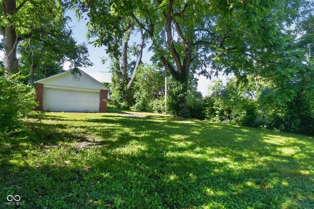 4933 E 39th Street, Indianapolis, IN 46226, photo 3 of 18