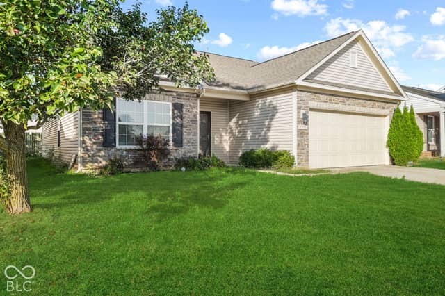 1650 Bridgecreek Crossing, Greenwood, IN 46143, photo 3 of 31