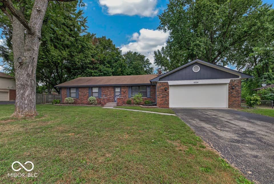 4334 W Fairview Road, Greenwood