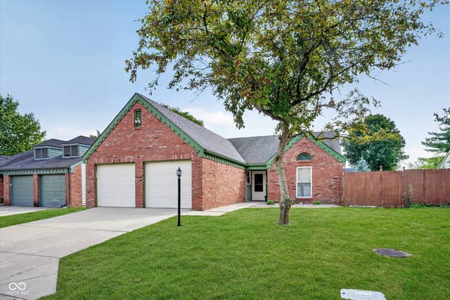 7675 Waterwood Drive, Indianapolis, IN 46214, photo 3 of 24