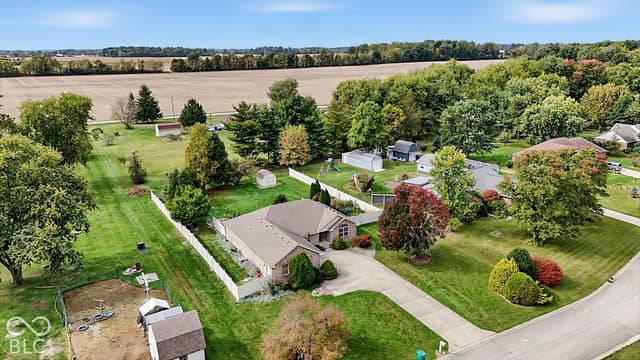 286 N Summerfield Drive N, Greenfield, IN 46140, photo 3 of 55