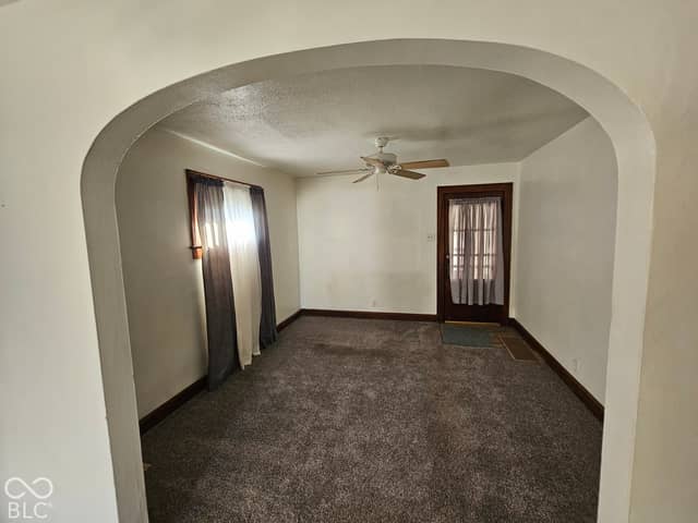 1049 S Pershing Avenue, Indianapolis, IN 46221, photo 3 of 21