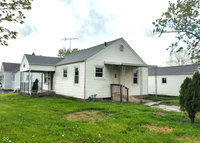 616 W 38th Street, Anderson, IN 46013, photo 3 of 12