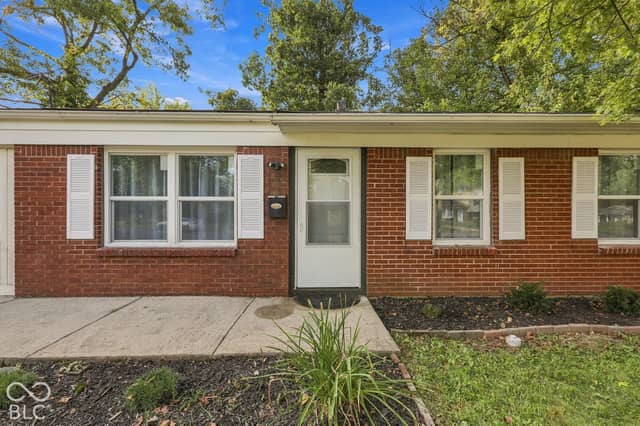 8235 Barry Road, Indianapolis, IN 46219, photo 5 of 35