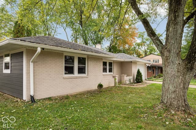 3721 Ireland Drive, Indianapolis, IN 46235, photo 4 of 27