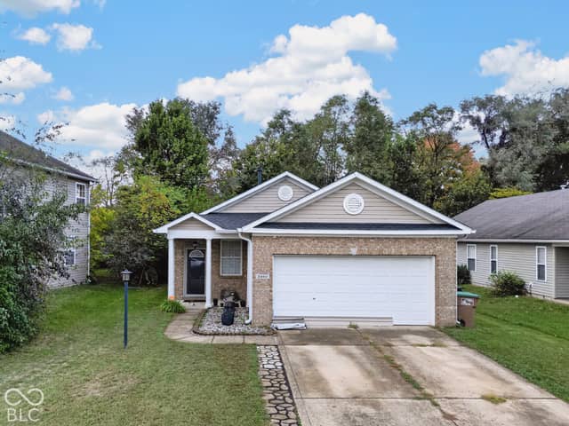 2460 Lakecrest Drive, Columbus, IN 47201, photo 2 of 31