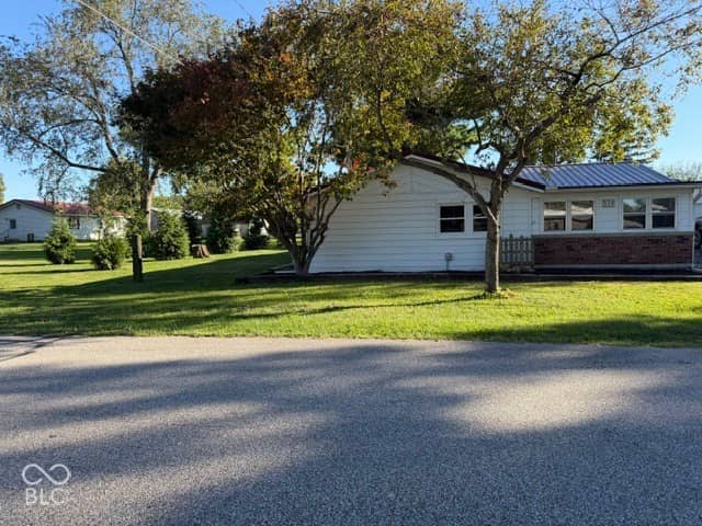 336 E Wilkison, Montezuma, IN 47862, photo 4 of 27