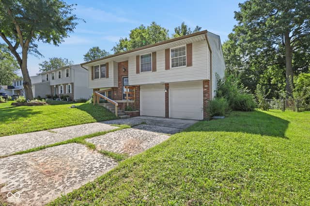 10401 Mercury Drive, Indianapolis, IN 46229, photo 3 of 37
