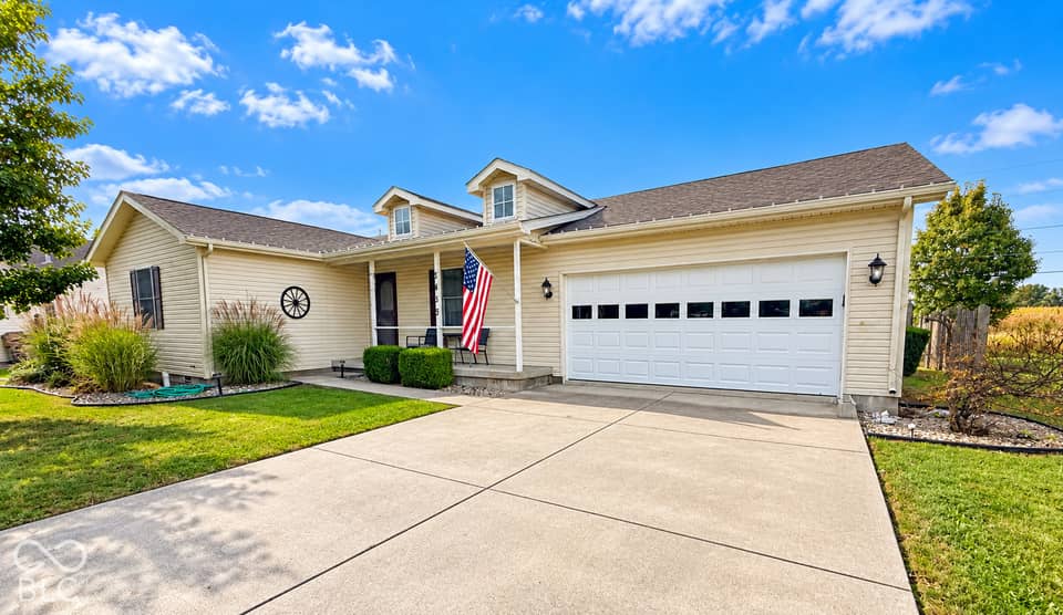 3433 Charlton Drive, Anderson, IN 46012, photo 1 of 16
