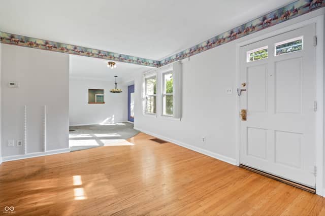 6528 Hillside Avenue, Indianapolis, IN 46220, photo 4 of 35
