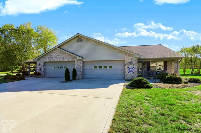 5517 Blairwood Drive, Indianapolis, IN 46237, photo 3 of 45