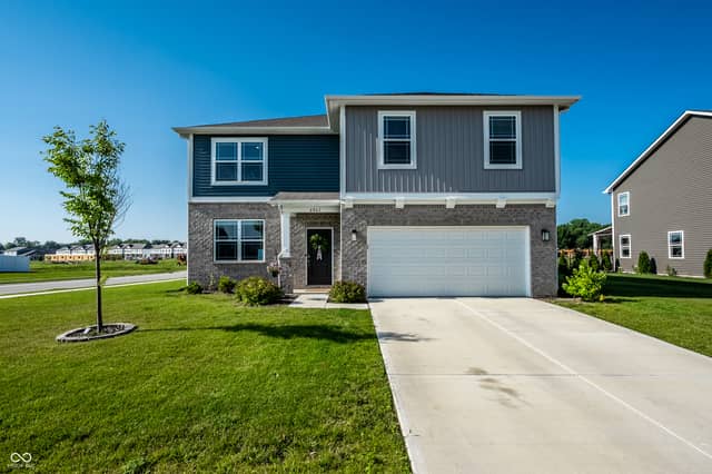 6061 Granby Drive, Whitestown, IN 46075, photo 2 of 32