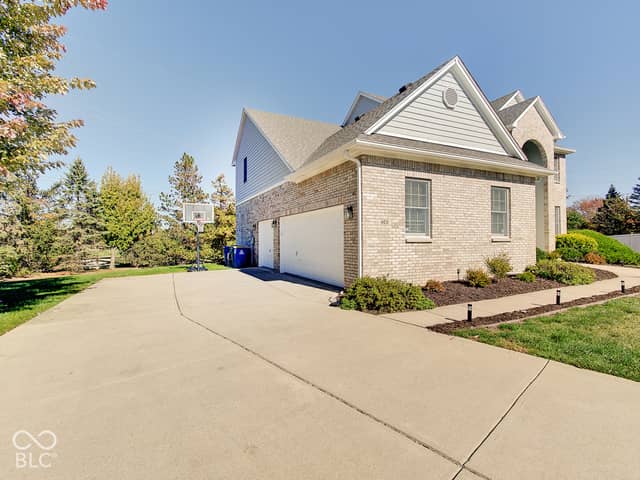 400 Lois Way, Carmel, IN 46032, photo 3 of 59