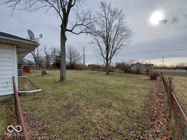 203 W Walnut Street, Farmland, IN 47340, photo 3 of 14