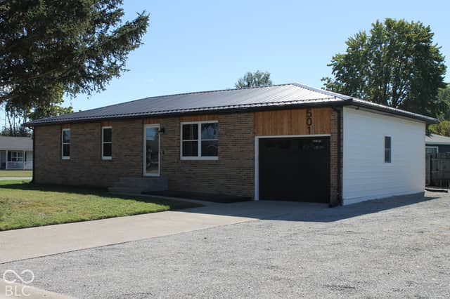 501 Woodruff Court, Seymour, IN 47274, photo 3 of 35