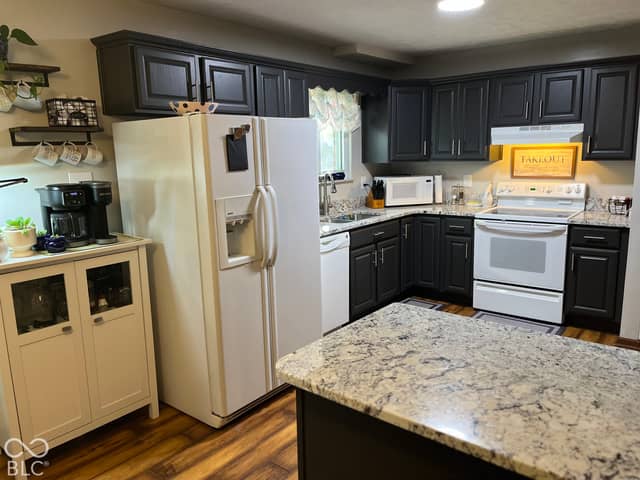 5807 Furnas Road, Indianapolis, IN 46221, photo 3 of 16