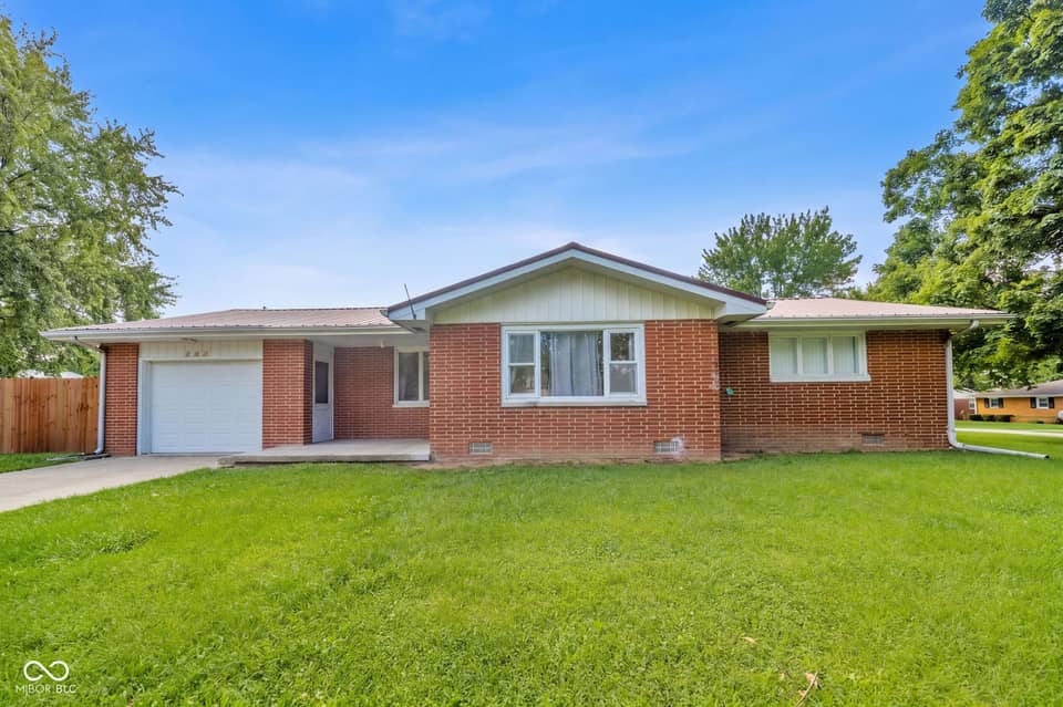 305 N Ellis Road, Muncie, IN 47303, photo 1 of 25