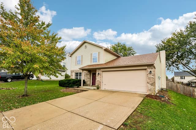 430 N Shore Court, Franklin, IN 46131, photo 2 of 26