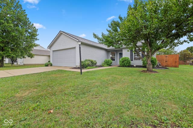 1585 Sweetwater Lane, Greenfield, IN 46140, photo 2 of 19