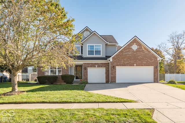 1417 Royal Lake Drive, Indianapolis, IN 46228, photo 2 of 39