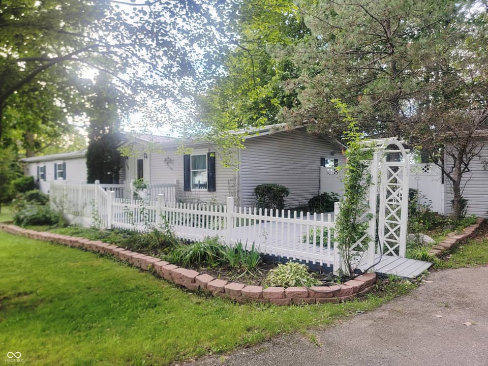 592 N Paradise Drive, Rochester, IN 46975, photo 1 of 42