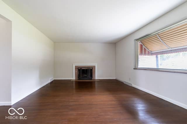 4425 Chatham Place, Indianapolis, IN 46226, photo 2 of 18