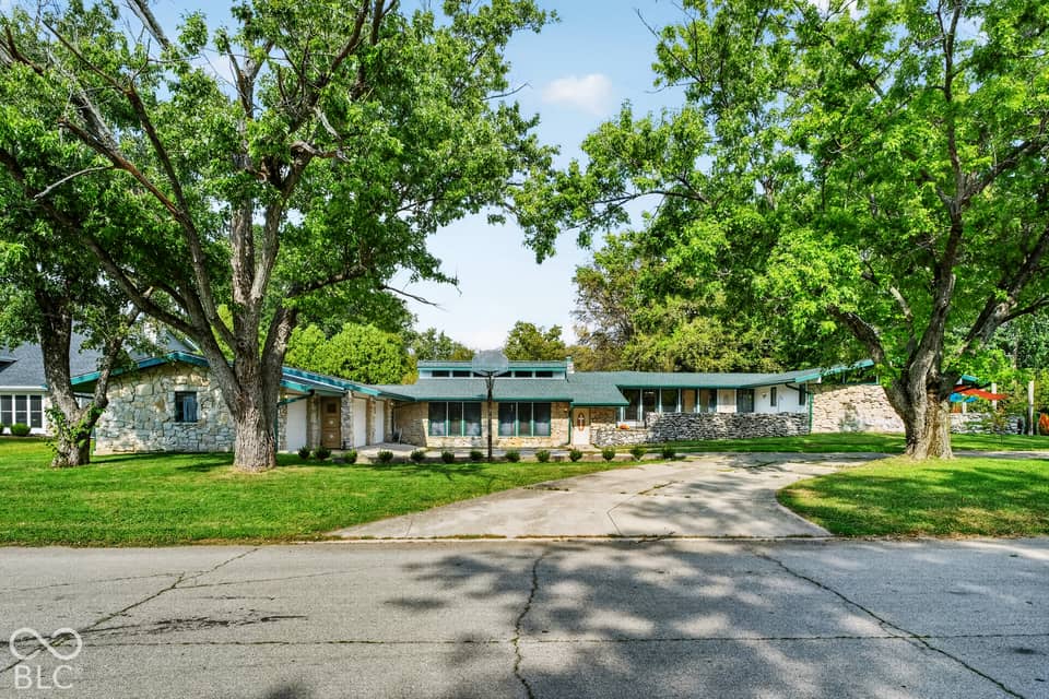 2112 W Sun Valley Parkway, Muncie, IN 47303, photo 1 of 54