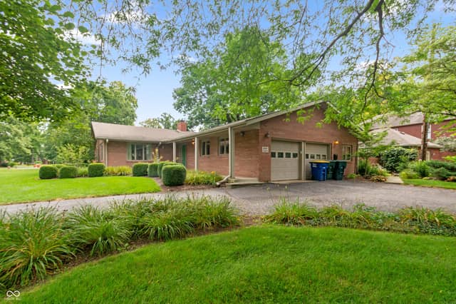 806 N Briar Road, Muncie, IN 47304, photo 4 of 25
