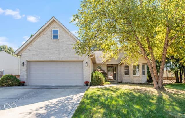 688 Prince Drive, Greenwood, IN 46142, photo 3 of 17