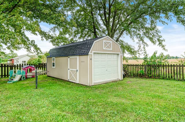 2616 E County Road 900 N, Pittsboro, IN 46167, photo 3 of 21