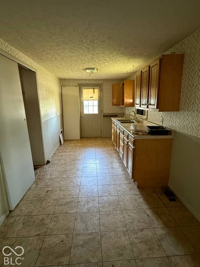 1244 N County Road 525 W, New Castle, IN 47362, photo 3 of 9