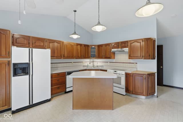 12774 N Oakhaven Drive, Camby, IN 46113, photo 4 of 54