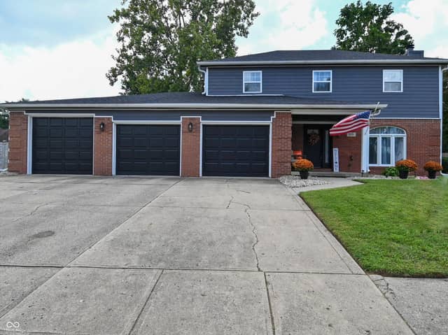 6031 Buck Trail Road, Indianapolis, IN 46237, photo 2 of 41