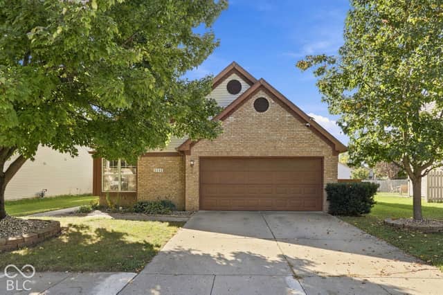 5141 Aspen Talon Court, Indianapolis, IN 46254, photo 2 of 40