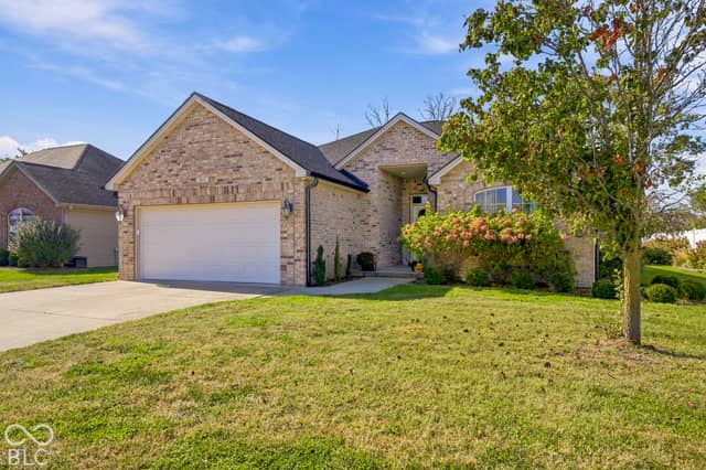 4352 Westminster Place, Columbus, IN 47201, photo 2 of 44