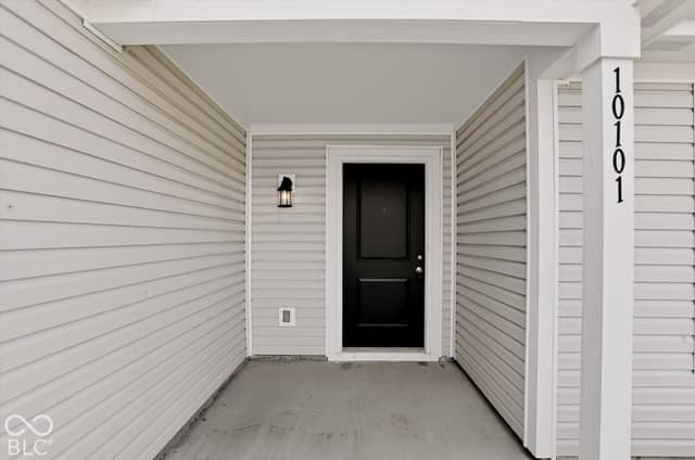 10101 Camp Creek Way, Indianapolis, IN 46229, photo 4 of 45