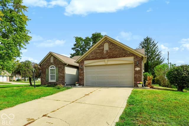 1495 Hedge Court, Greenfield, IN 46140, photo 4 of 48