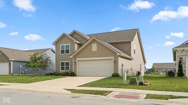 2389 Silver Spoon Drive, Greenfield, IN 46140, photo 3 of 41