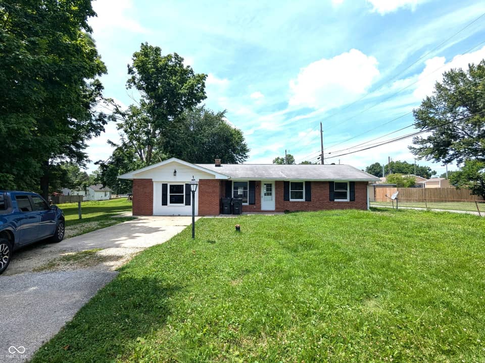 6733 S Cross Street, Pendleton, IN 46064, photo 1 of 16
