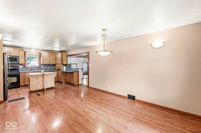 3830 S Olney Street, Indianapolis, IN 46237, photo 5 of 40