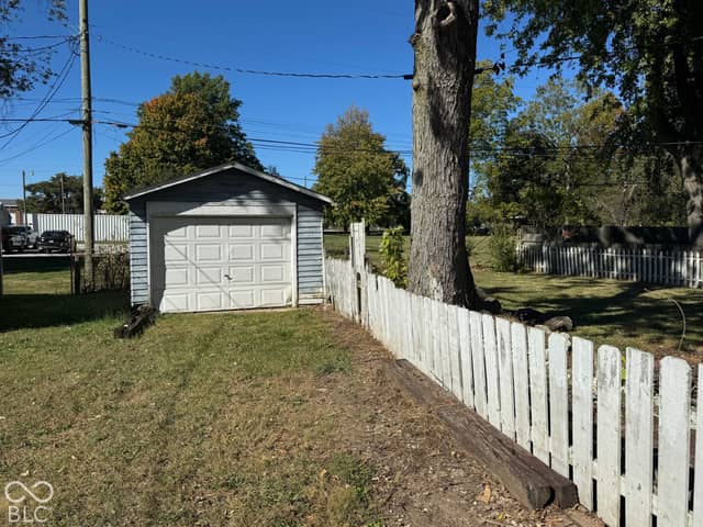 1507 Southside, Crawfordsville, IN 47933, photo 3 of 12