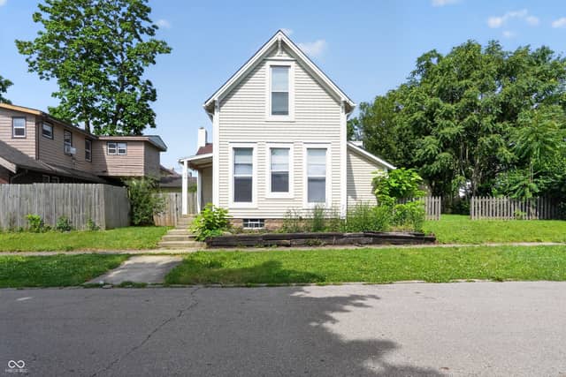 14 Wood Street, Greenfield, IN 46140, photo 3 of 26