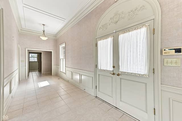 7927 Beaumont Green West Drive, Indianapolis, IN 46250, photo 3 of 52