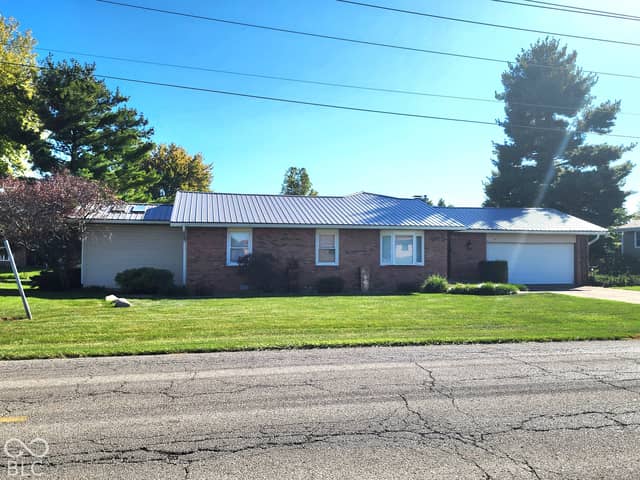 205 W 11th Street, Alexandria, IN 46001, photo 4 of 35