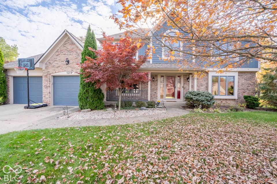 129 Yorkshire Boulevard E, Indianapolis, IN 46229, photo 1 of 39